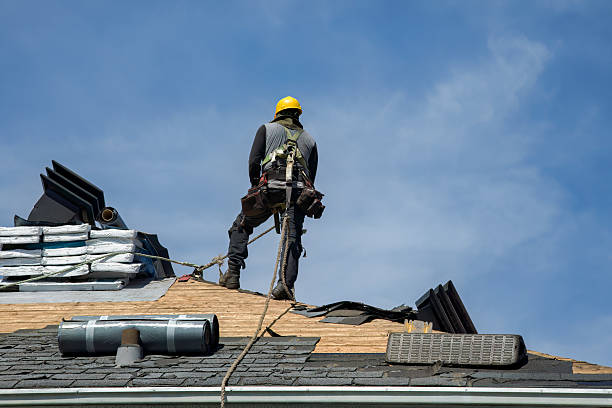 Professional Gutter Installation technician working in Veedersburg, IN